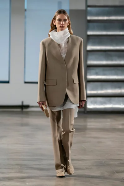 Look 7